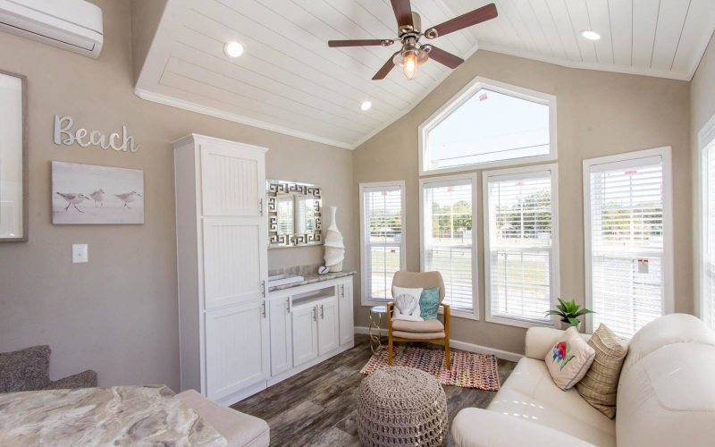 Athens Park 527 living room 1